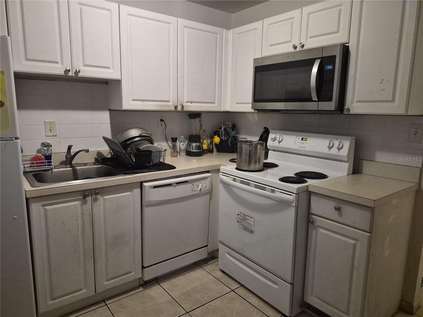 kitchen - 202 POINSETTIA PINE CT #202, TAMPA