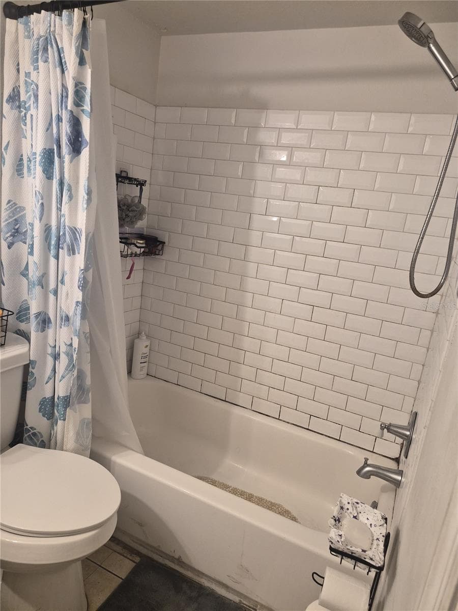 BATHROOM - 202 POINSETTIA PINE CT #202, TAMPA