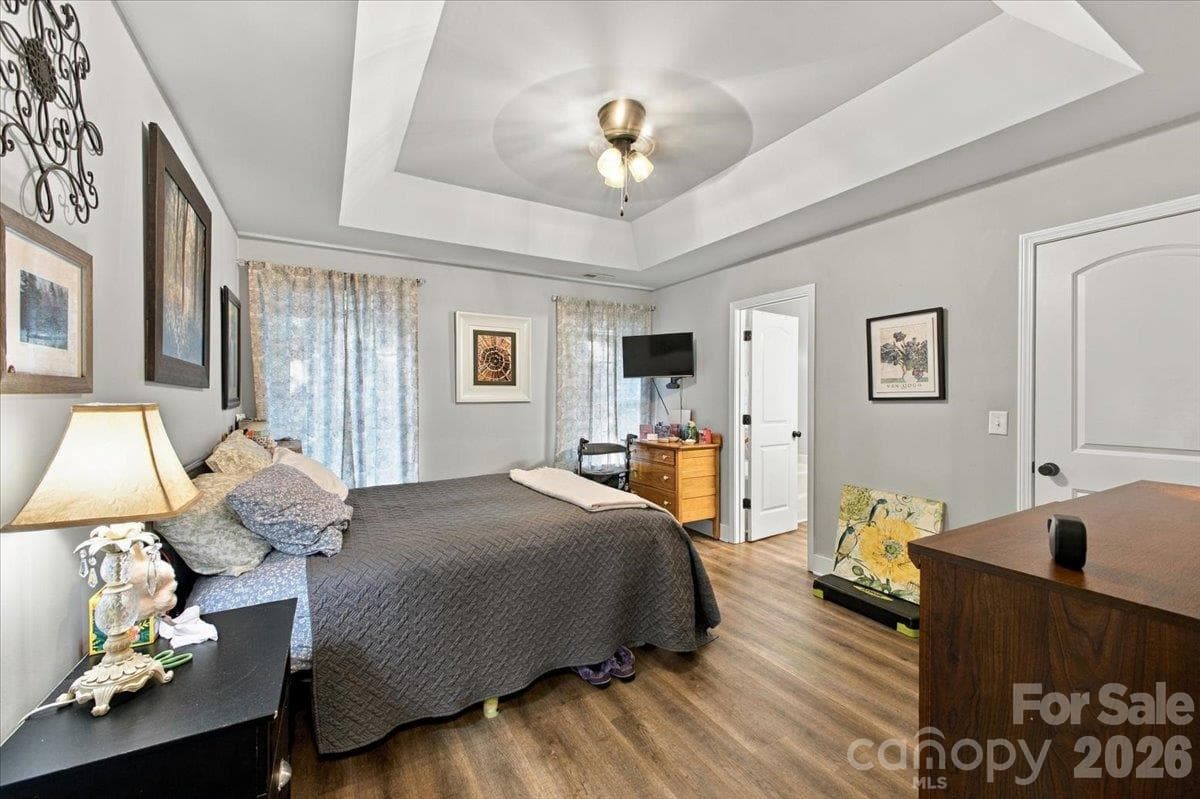 Single Family Residence at 546 Pennyfields Lane, Clover, photo 14 of 33