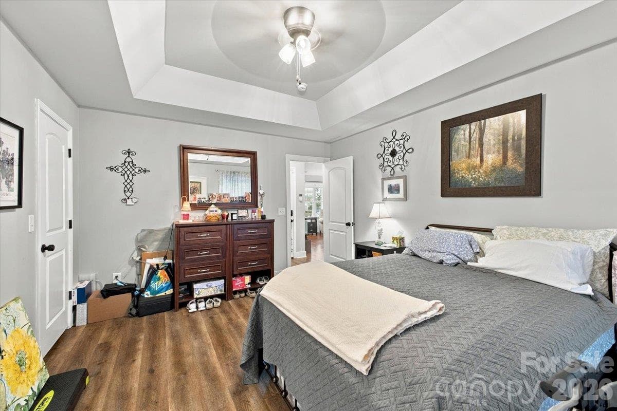Single Family Residence at 546 Pennyfields Lane, Clover, photo 16 of 33