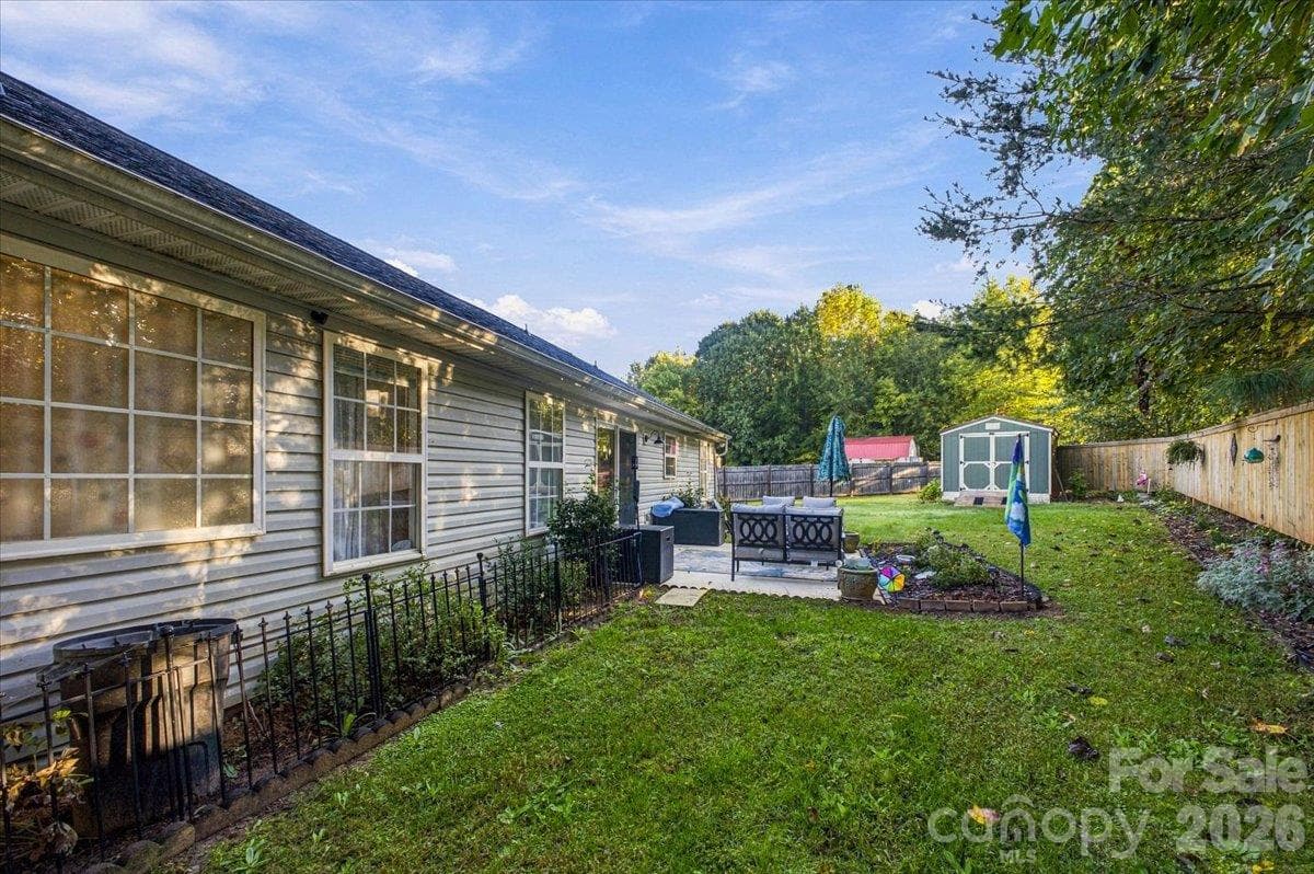 Single Family Residence at 546 Pennyfields Lane, Clover, photo 29 of 33