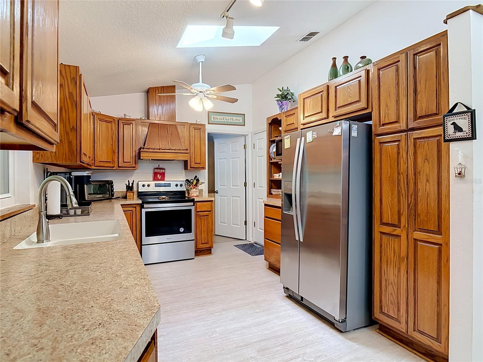 Single Family Residence at 469 S FREDERICK AVE, ORANGE CITY, photo 7 of 40
