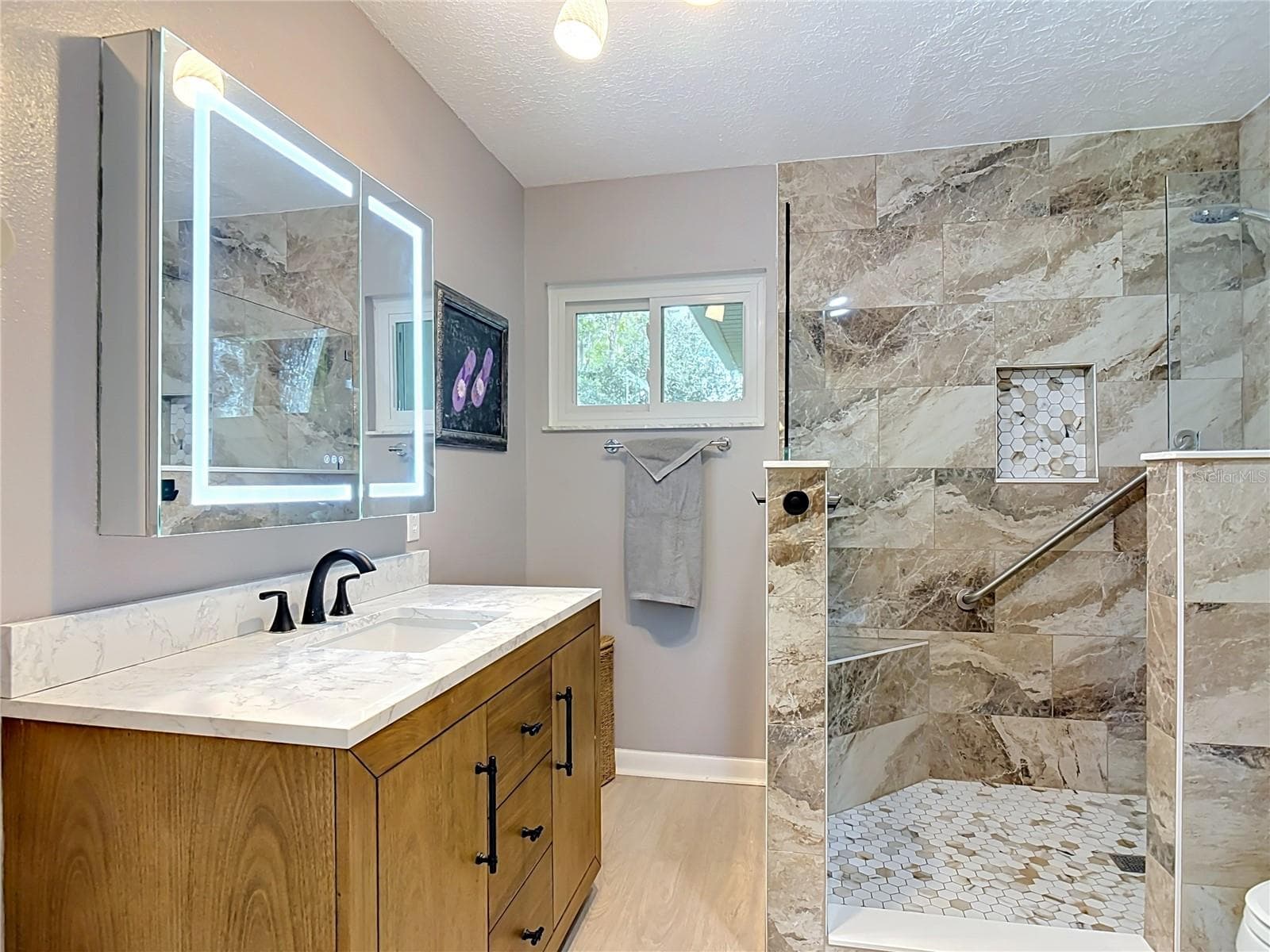 primary en-suite - 469 S FREDERICK AVE, ORANGE CITY