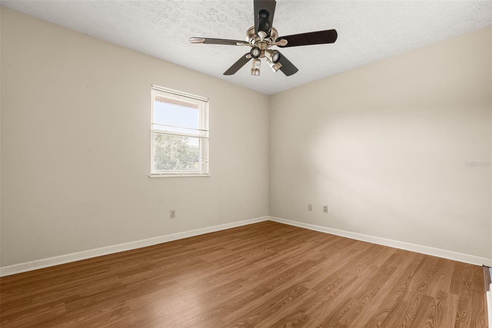 Single Family Residence at 1869 KINGS POINT BLVD, KISSIMMEE, photo 14 of 34