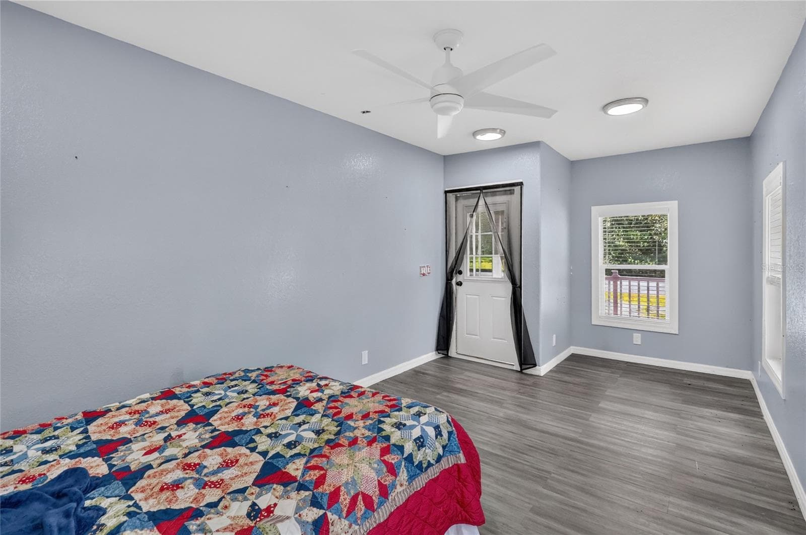 Guest cottage/office - 11717 E SALMON DR, FLORAL CITY
