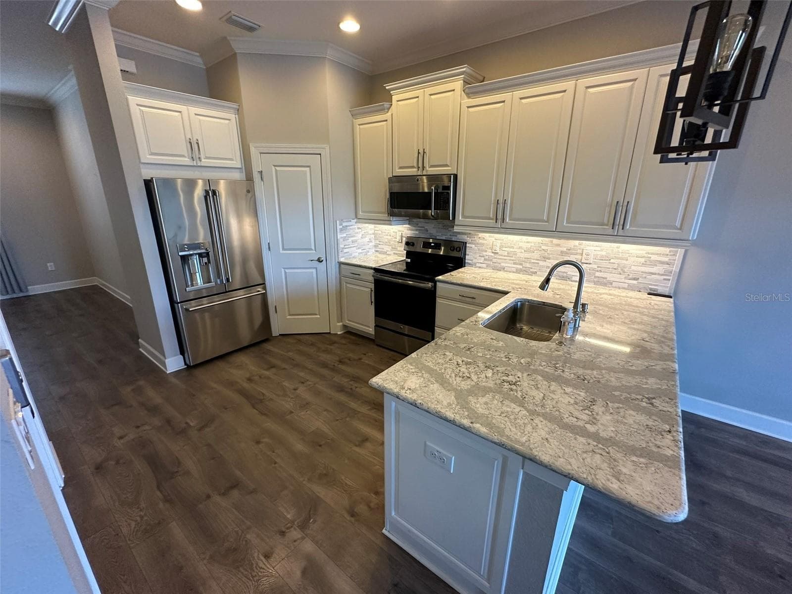 Townhouse at 6072 MOORINGS DR S, ST PETERSBURG, photo 7 of 64