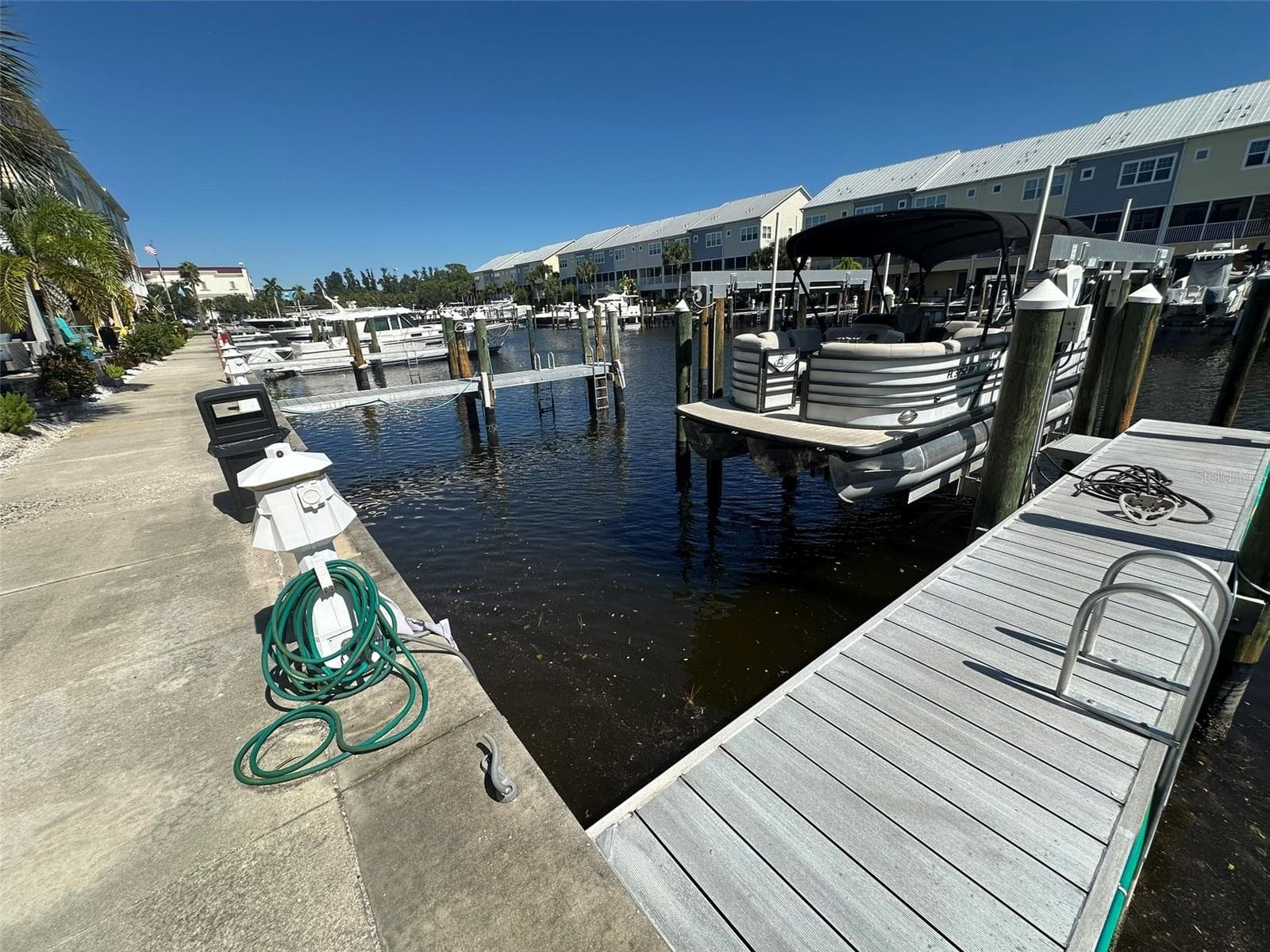 10 steps from the house - 6072 MOORINGS DR S, ST PETERSBURG