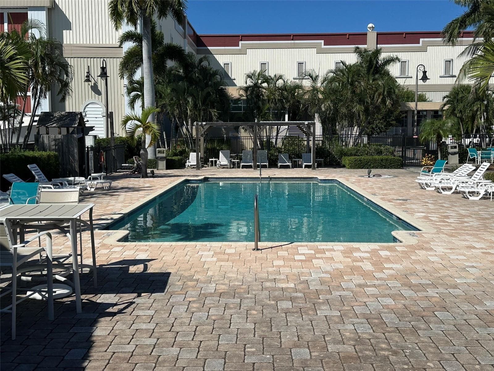 Community Pool - 6072 MOORINGS DR S, ST PETERSBURG