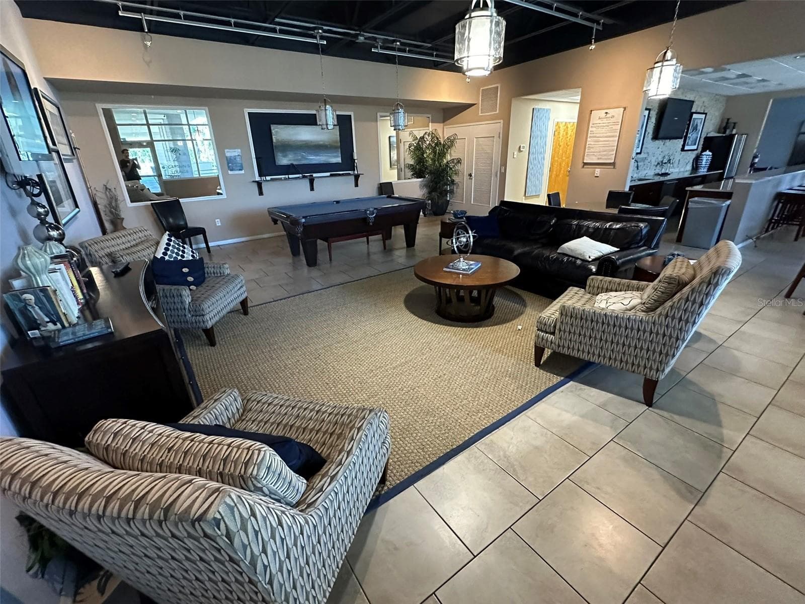 Captains Lounge - 6072 MOORINGS DR S, ST PETERSBURG