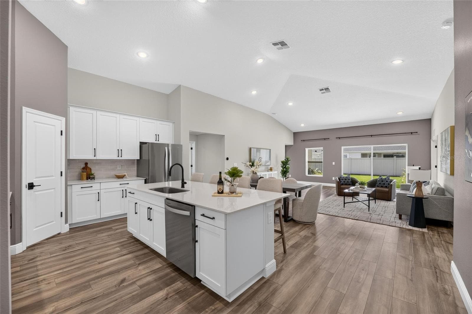 Single Family Residence at 31710 CHATEAU MANOR LANE, WESLEY CHAPEL, photo 13 of 99