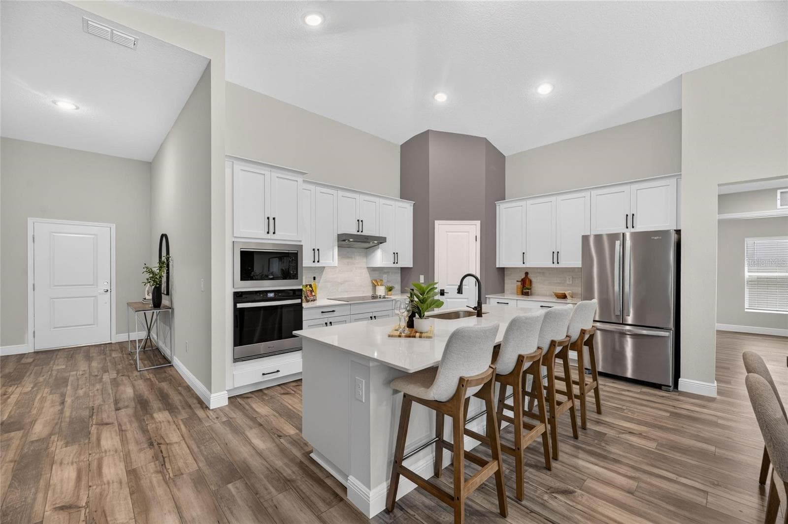 Single Family Residence at 31710 CHATEAU MANOR LANE, WESLEY CHAPEL, photo 15 of 99