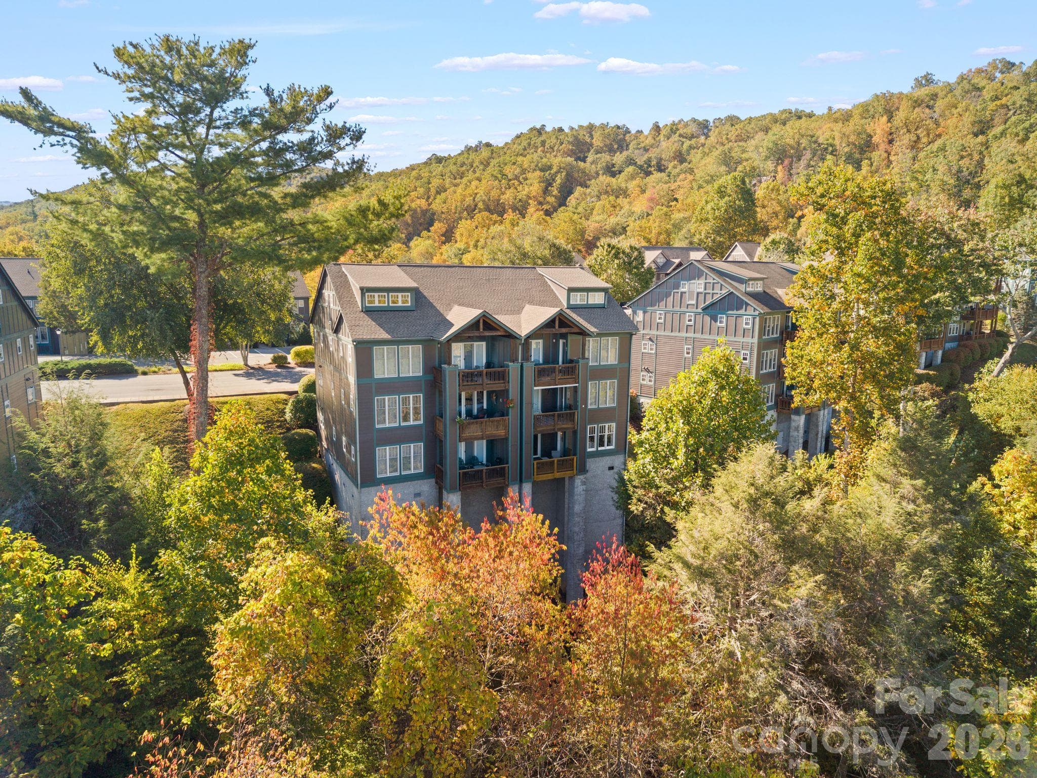 Condominium at 506 Peaceful Haven Drive, Boone, photo 18 of 35