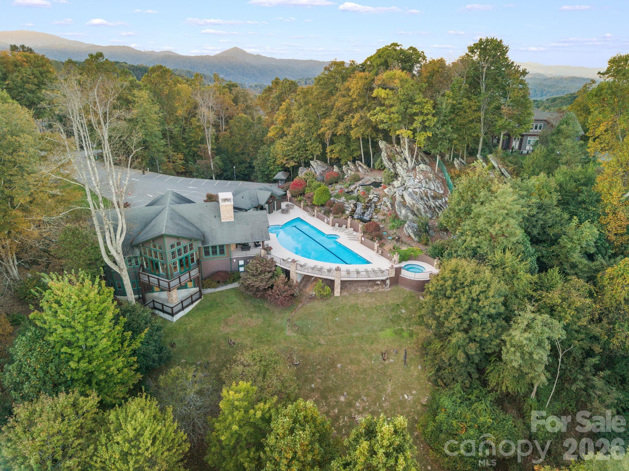 Condominium at 506 Peaceful Haven Drive, Boone, photo 24 of 35