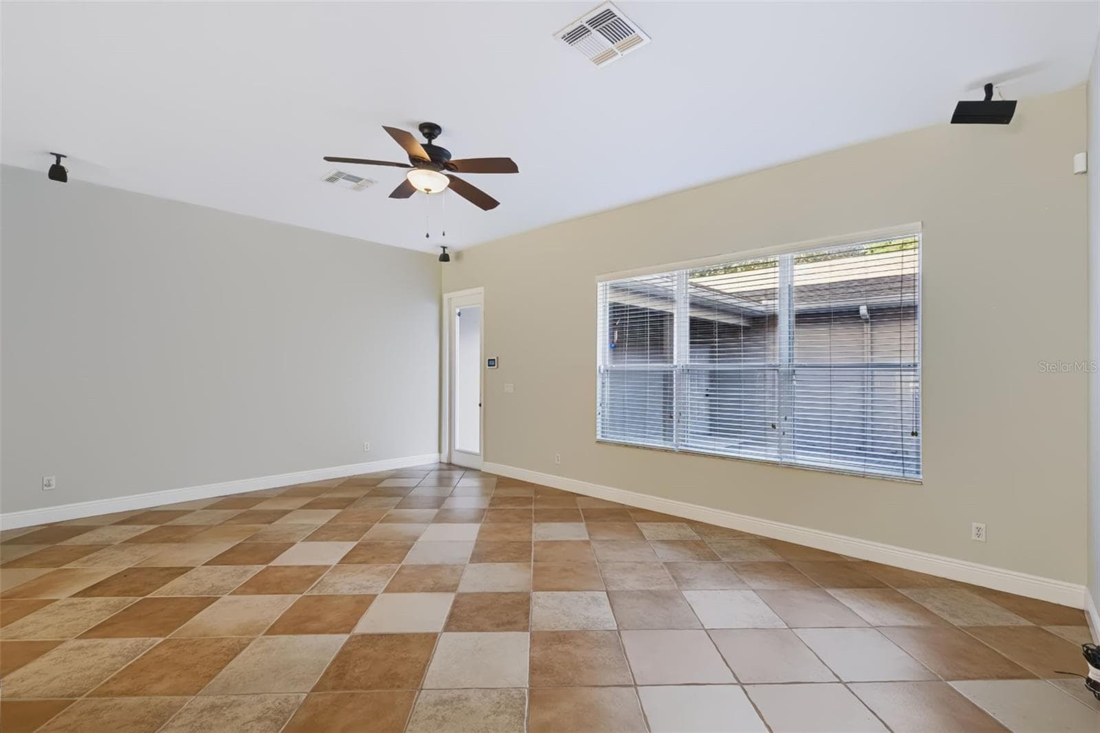Townhouse at 1530 TALLY CIR, OVIEDO, photo 15 of 83