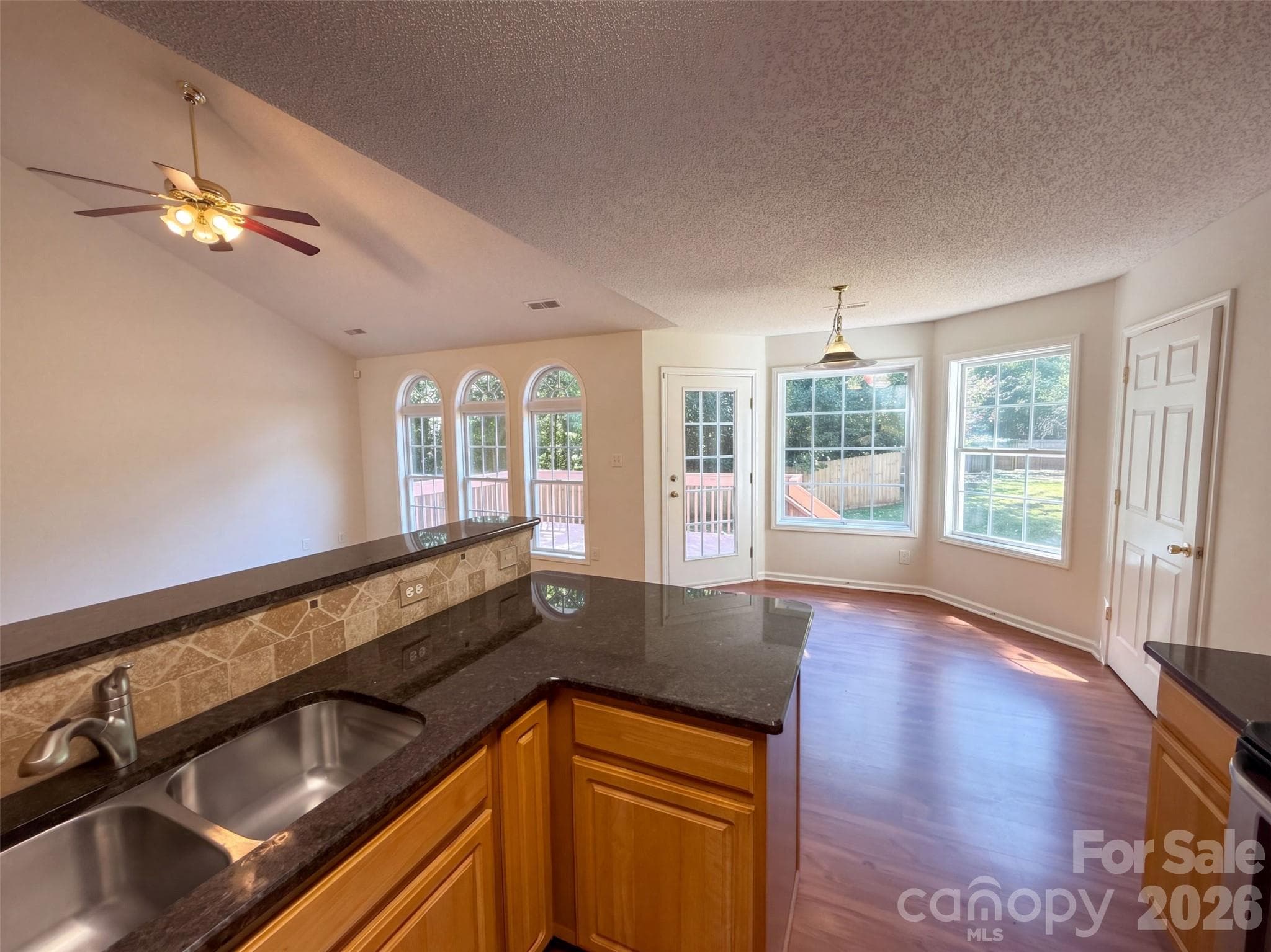 Single Family Residence at 4315 Enoch Drive, Charlotte, photo 9 of 22
