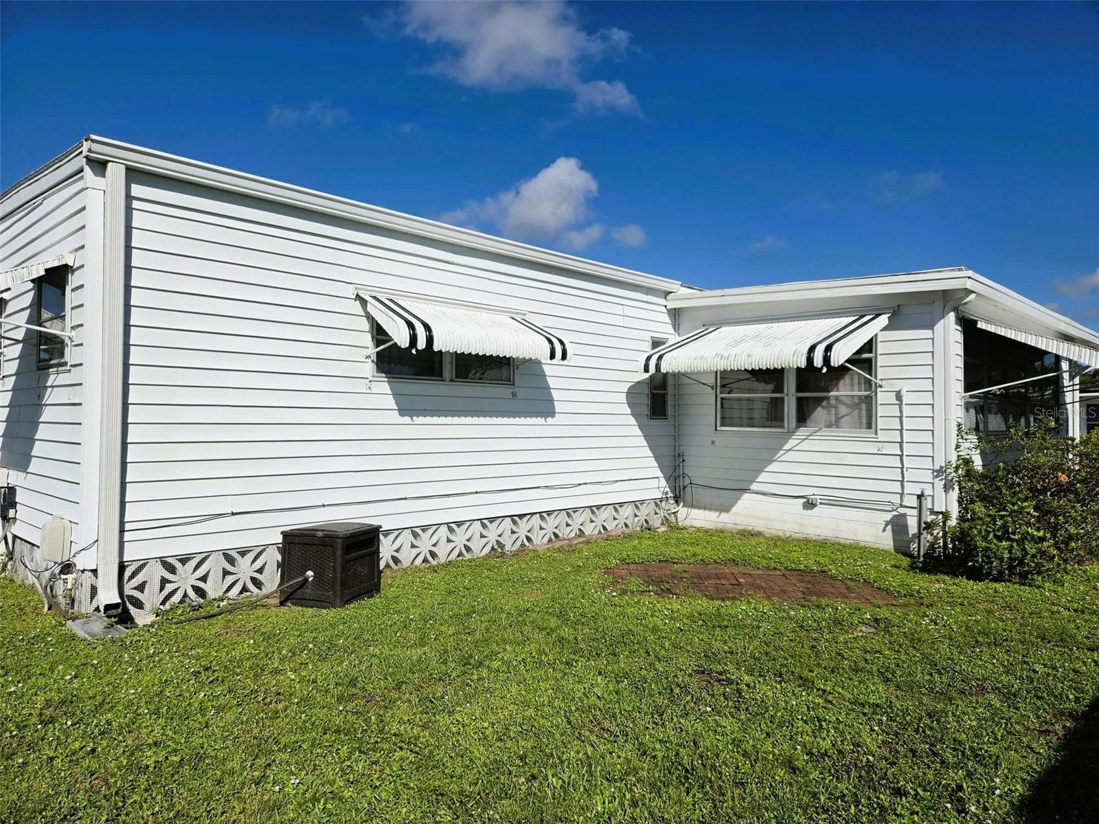 Left side of home - 3308 OVER CUP OAK TER, SARASOTA