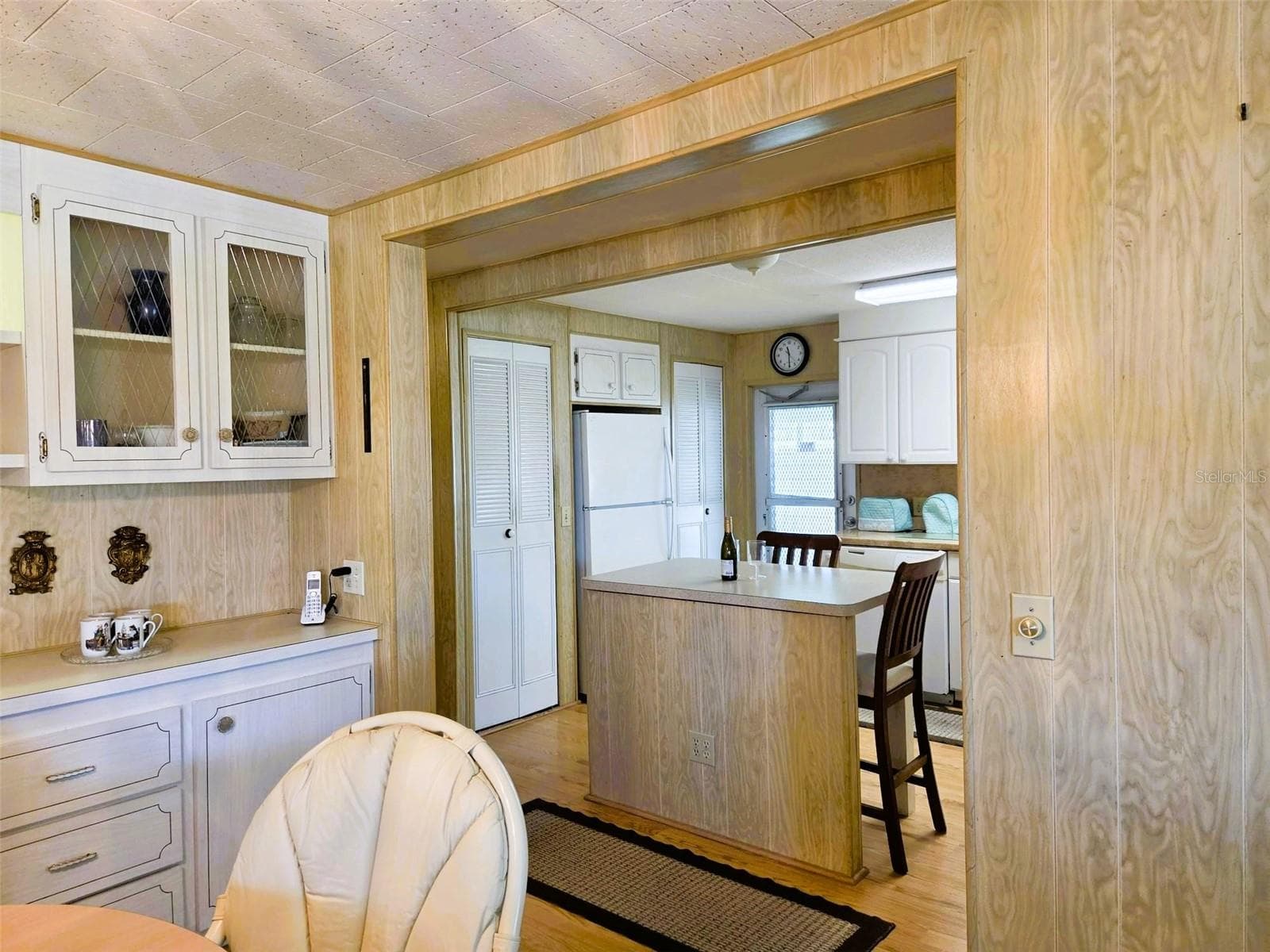 Kitchen open up to dining room - 3308 OVER CUP OAK TER, SARASOTA