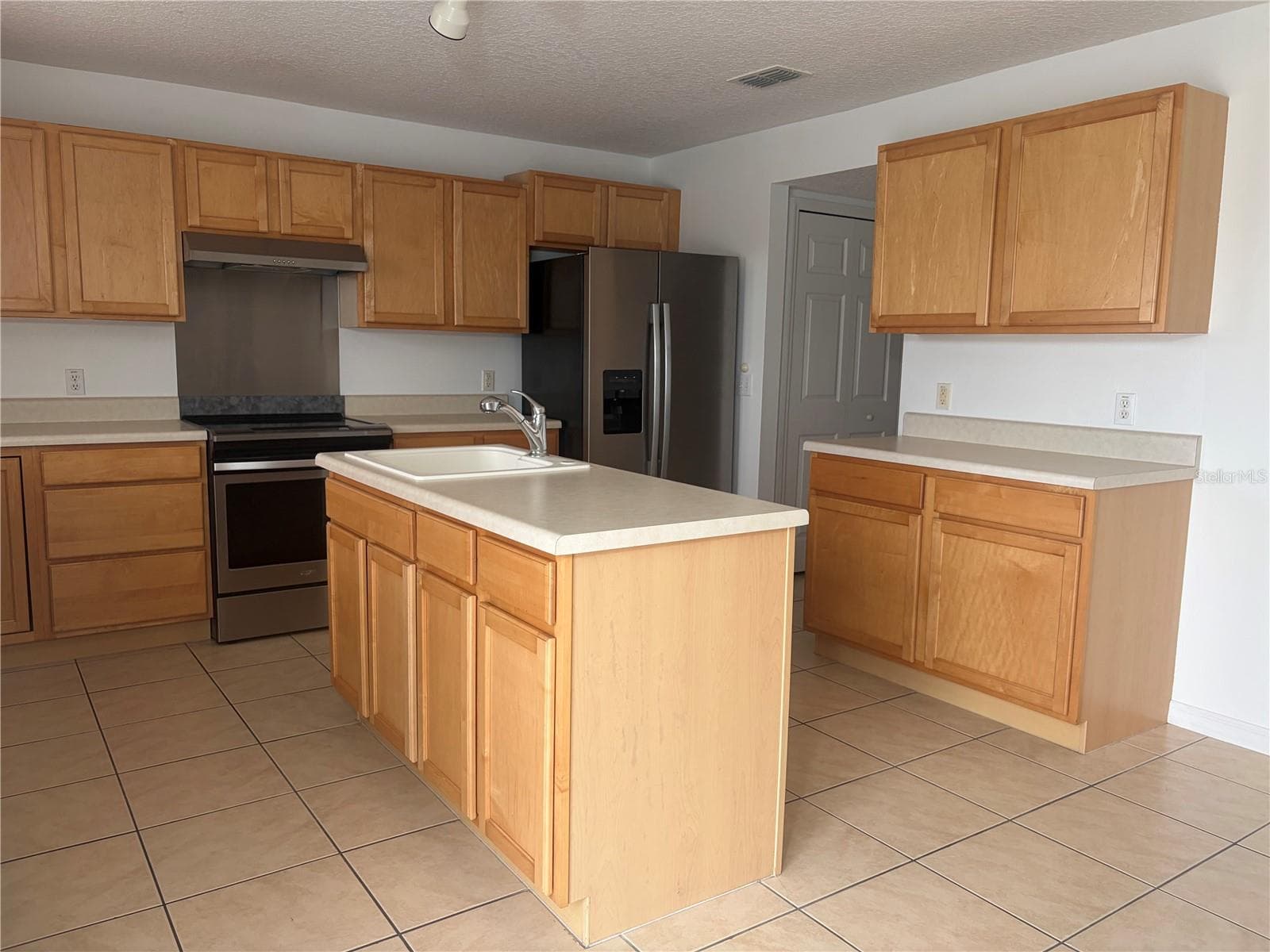 Kitchen - 247 BLAKE AVE, DAVENPORT