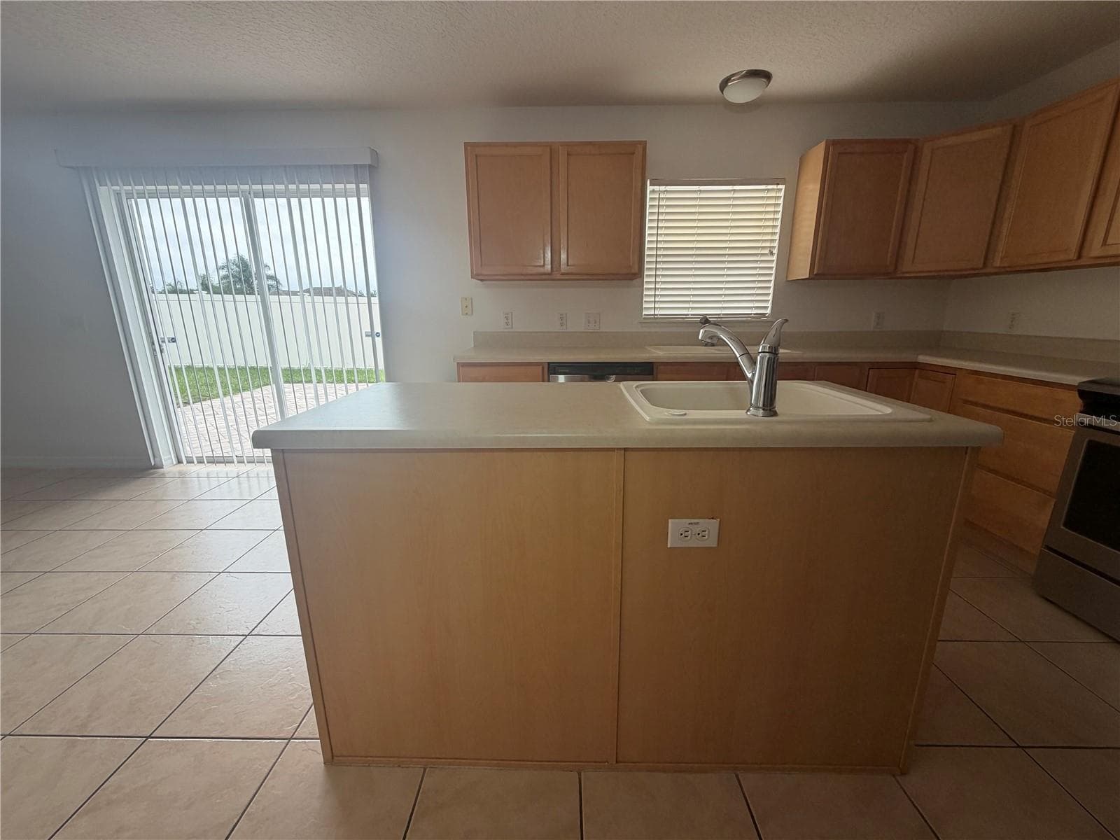 Kitchen - 247 BLAKE AVE, DAVENPORT