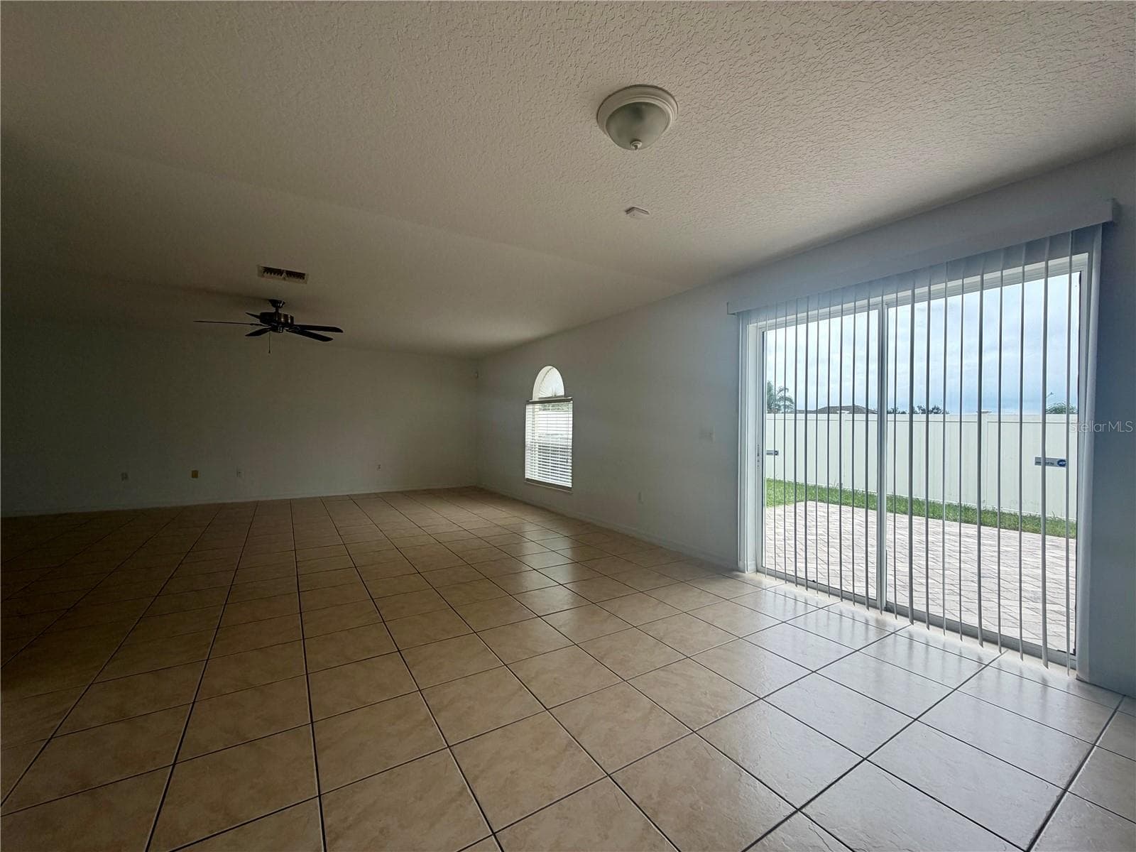 Family room/Dining - 247 BLAKE AVE, DAVENPORT