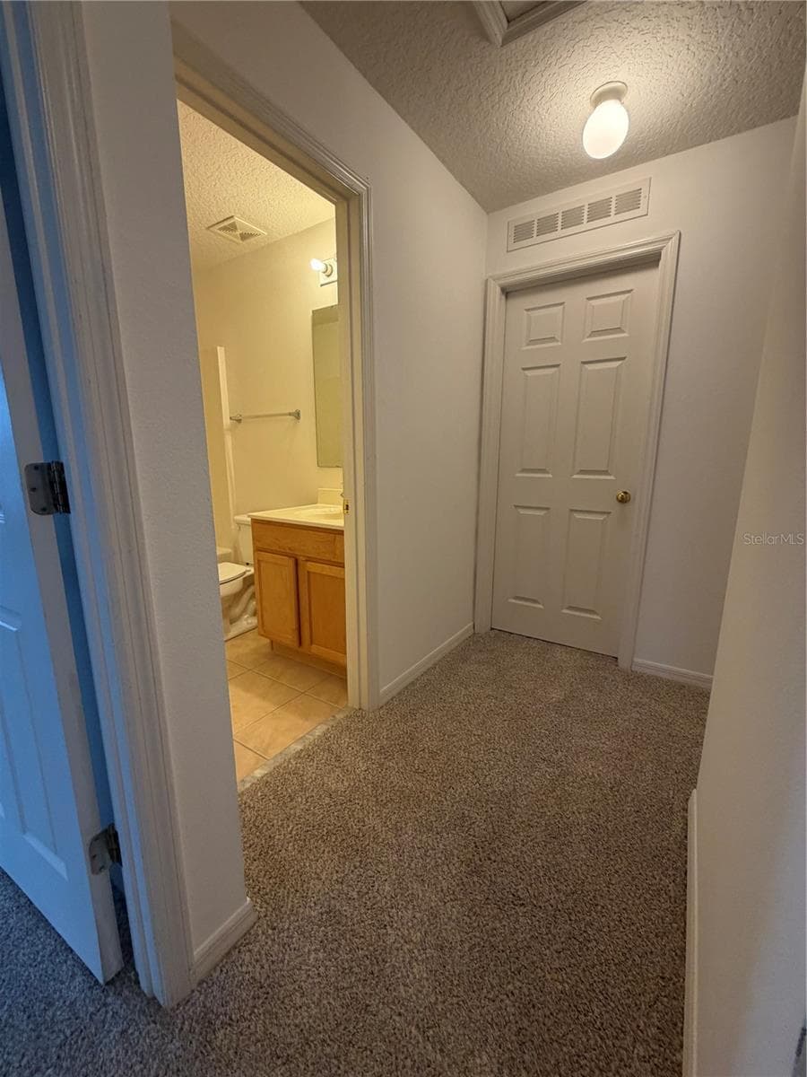 Hallway Bathroom upstairs - 247 BLAKE AVE, DAVENPORT
