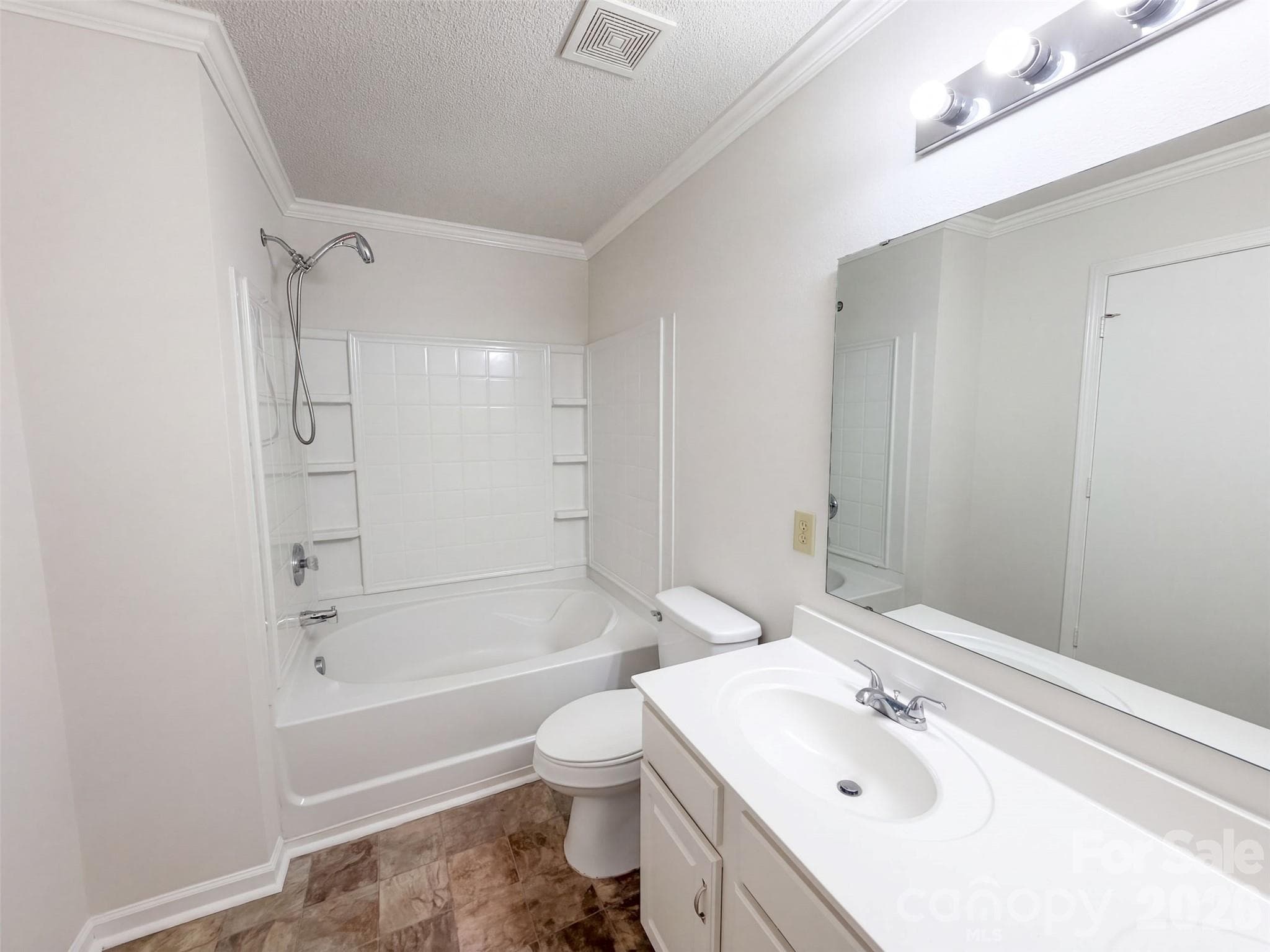 Single Family Residence at 6807 Wandering Creek Drive, Charlotte, photo 10 of 40