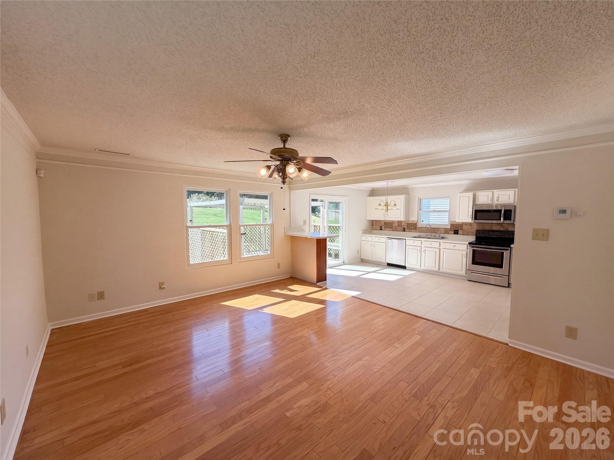 Single Family Residence at 6807 Wandering Creek Drive, Charlotte, photo 23 of 40