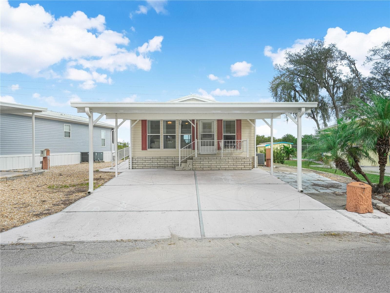 Manufactured Home at 58 SILVERSIDES ST, LAKE WALES, photo 2 of 48