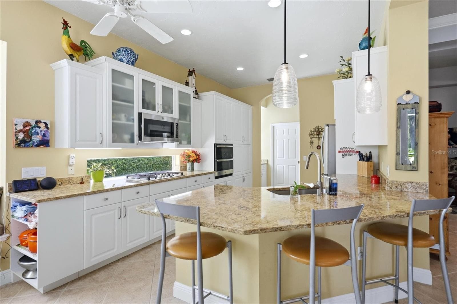 Single Family Residence at 8147 ABINGDON CT, UNIVERSITY PARK, photo 11 of 77