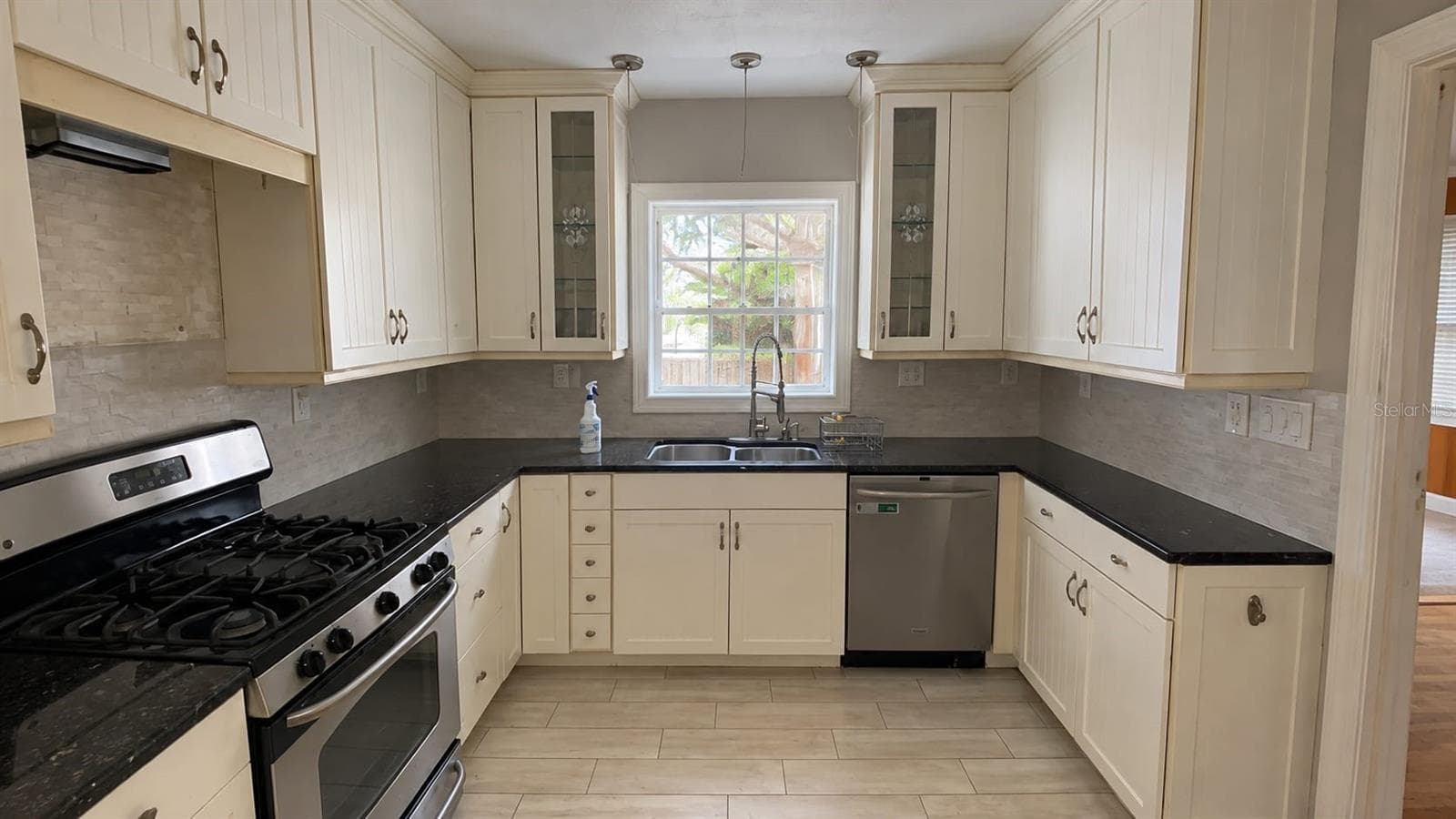 Single Family Residence at 2217 PRINCETON CT, ORLANDO, photo 15 of 35