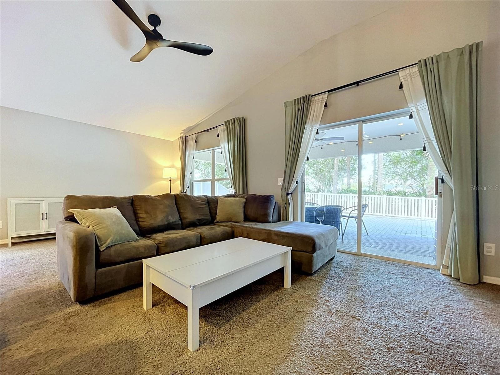 Single Family Residence at 11607 MOUNTAIN BAY DR, RIVERVIEW, photo 14 of 97