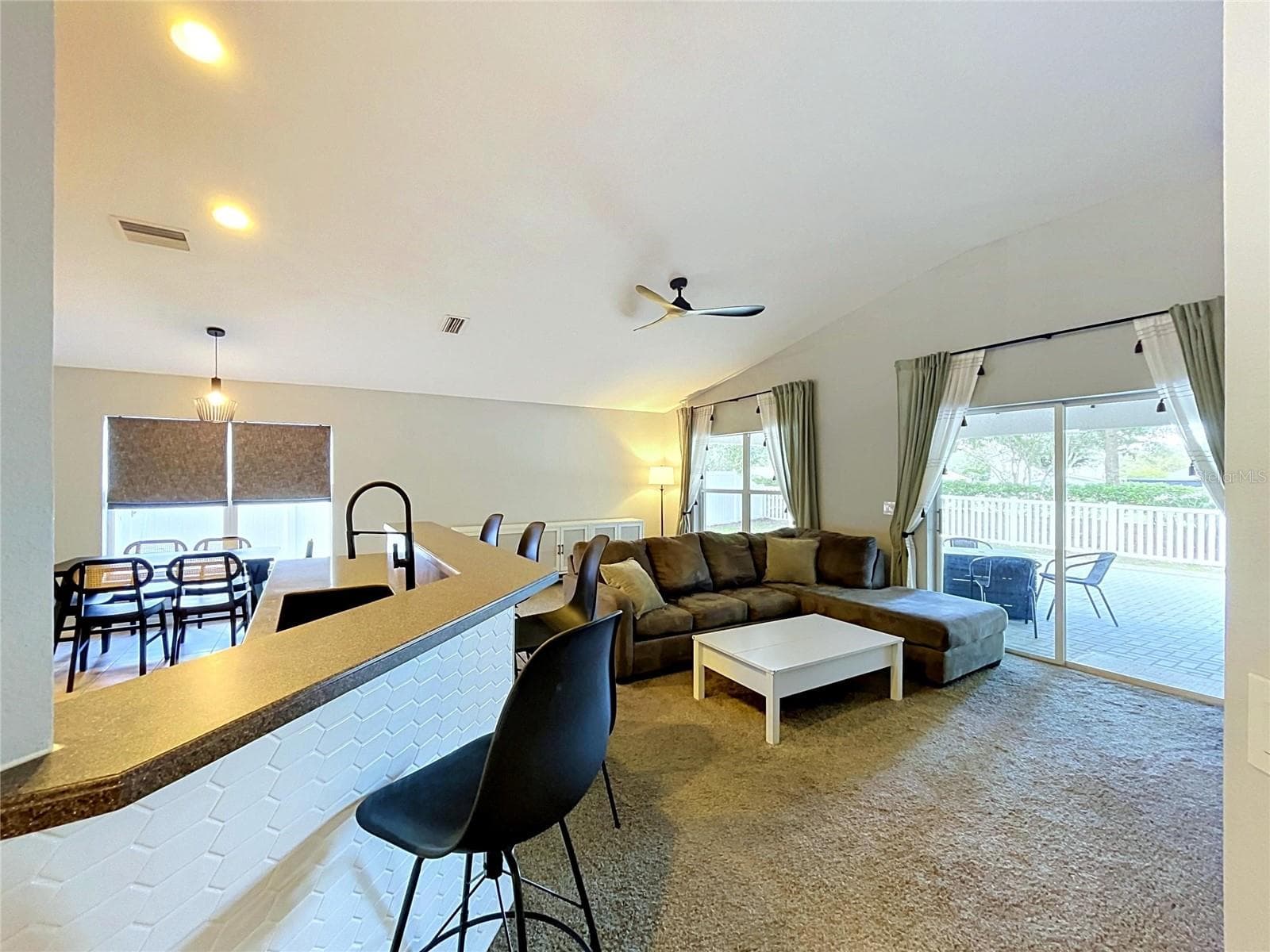 Single Family Residence at 11607 MOUNTAIN BAY DR, RIVERVIEW, photo 17 of 97
