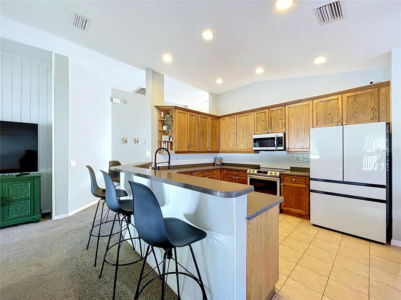 Single Family Residence at 11607 MOUNTAIN BAY DR, RIVERVIEW, photo 18 of 97