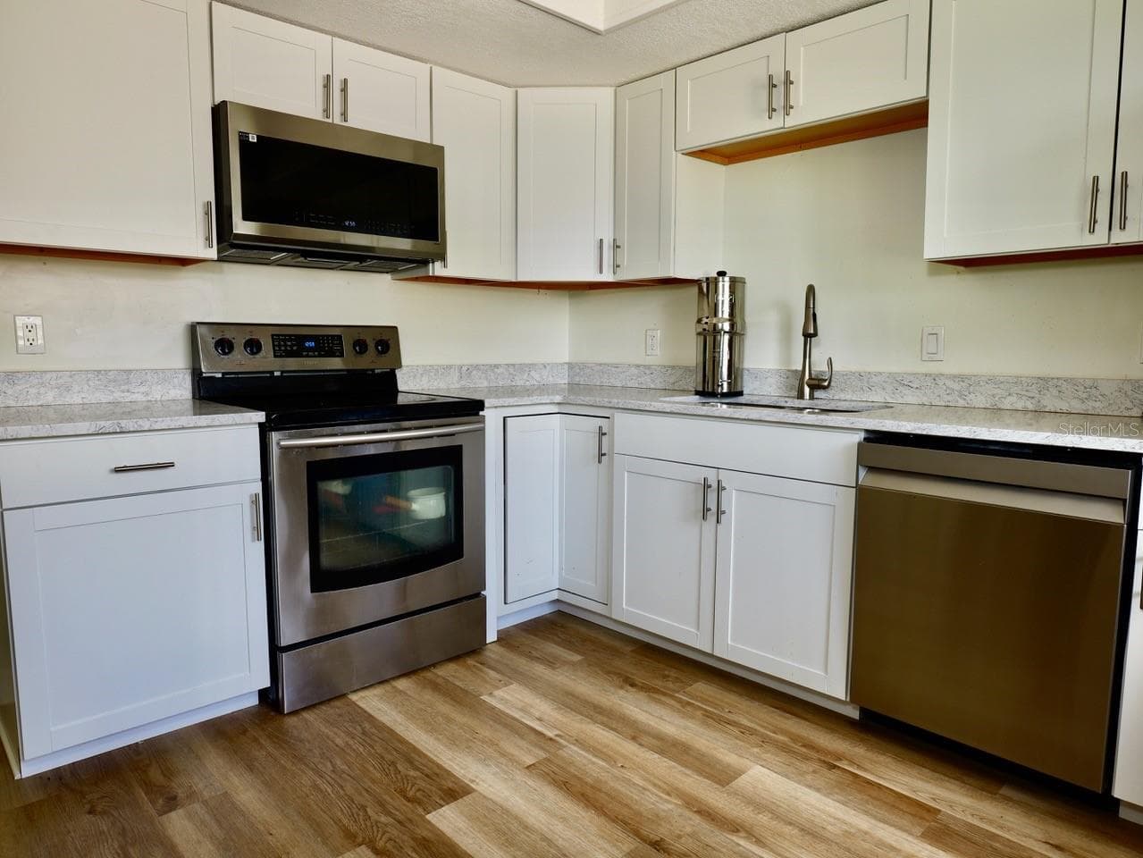 Townhouse at 427 OAK HAVEN DR, ALTAMONTE SPRINGS, photo 14 of 31