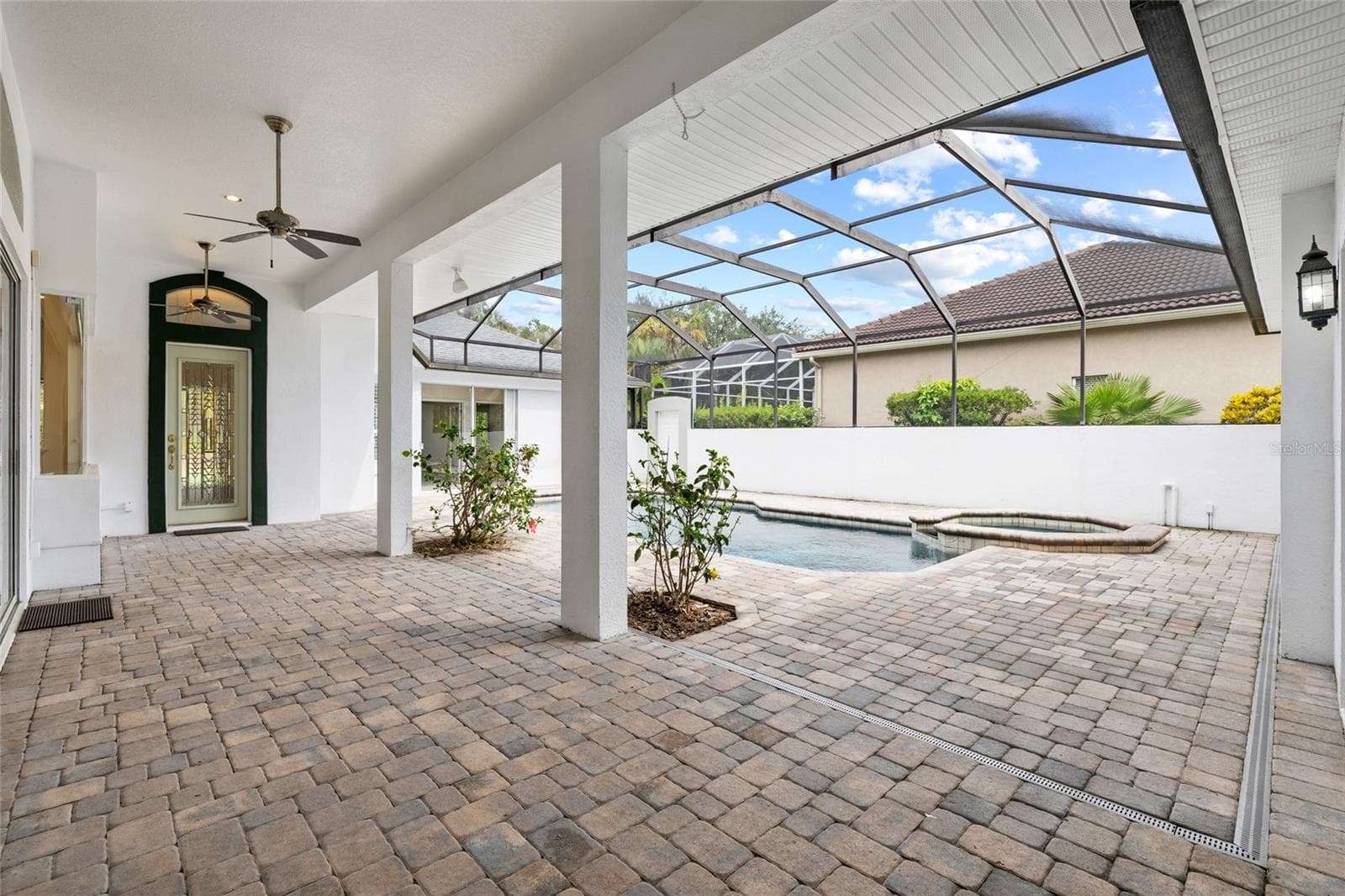 Single Family Residence at 12009 BREWSTER DR, TAMPA, photo 14 of 61