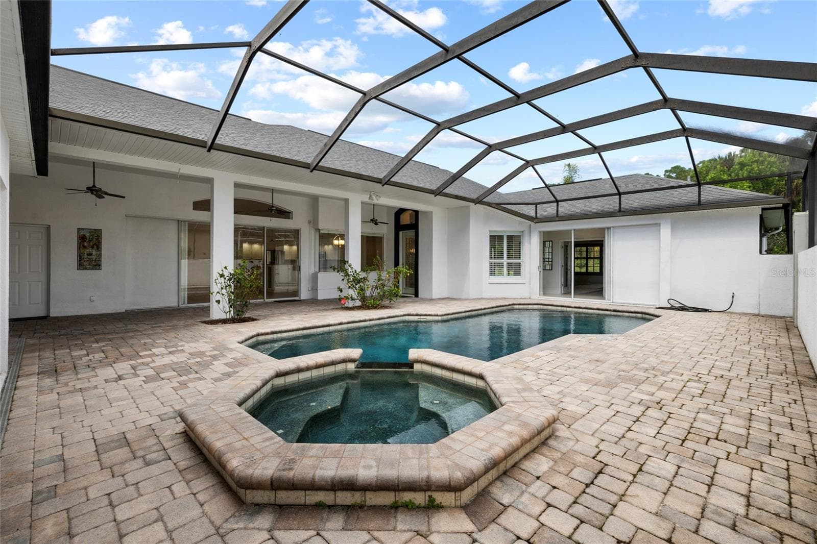 Single Family Residence at 12009 BREWSTER DR, TAMPA, photo 12 of 61