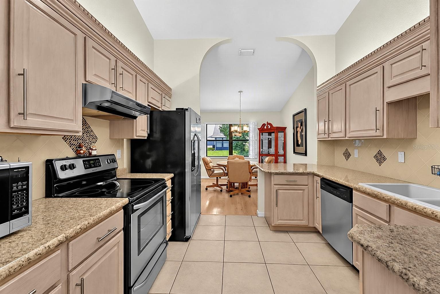 Single Family Residence at 1717 W ORANGEWOOD LN #4, AVON PARK, photo 9 of 21