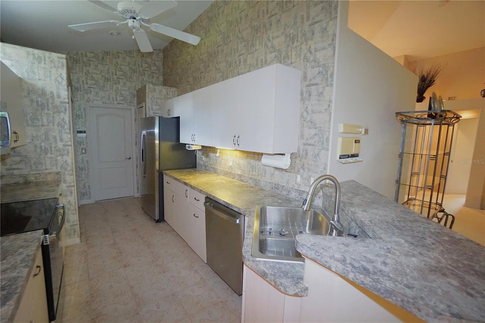 Single Family Residence at 10499 PRINCESS CT, PUNTA GORDA, photo 16 of 66