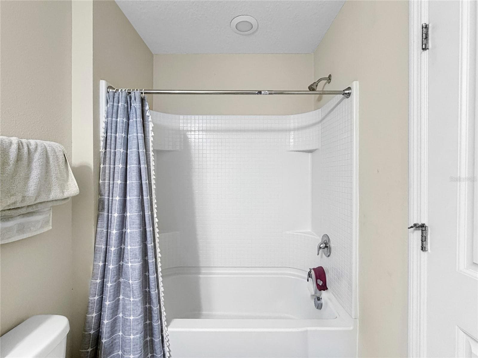 2nd Bathroom upstairs - 9662 WATERWAY PASSAGE DR, WINTER GARDEN