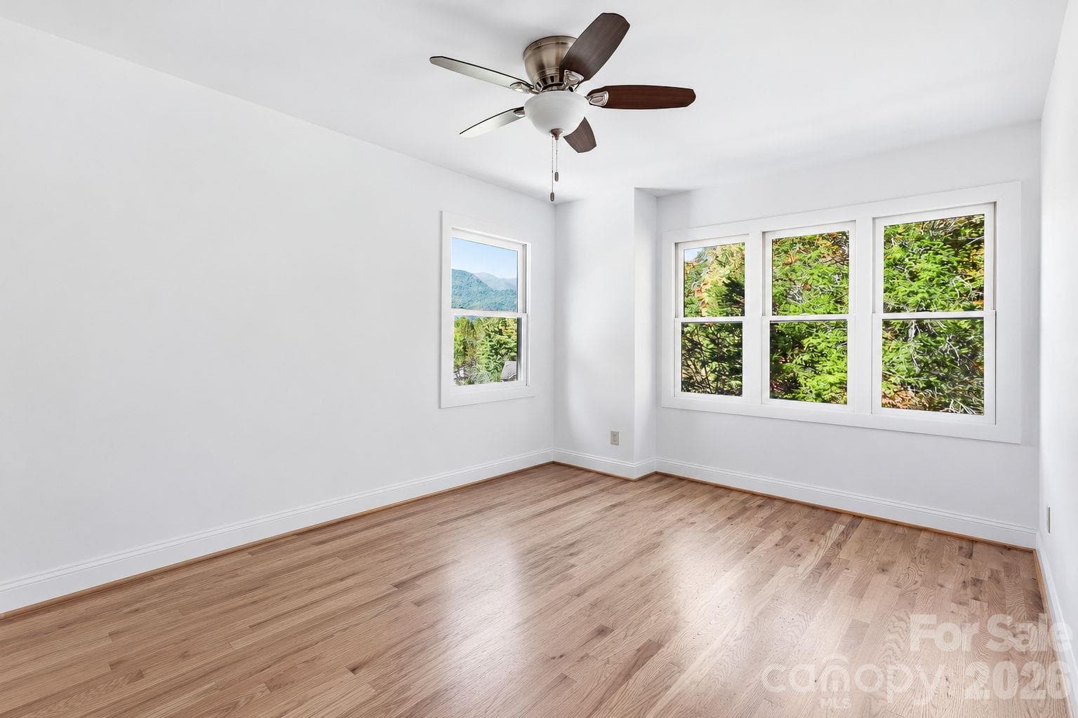 Upstairs Bedroom 1 with Mtn Views - 39 Williams Cove Road, Black Mountain