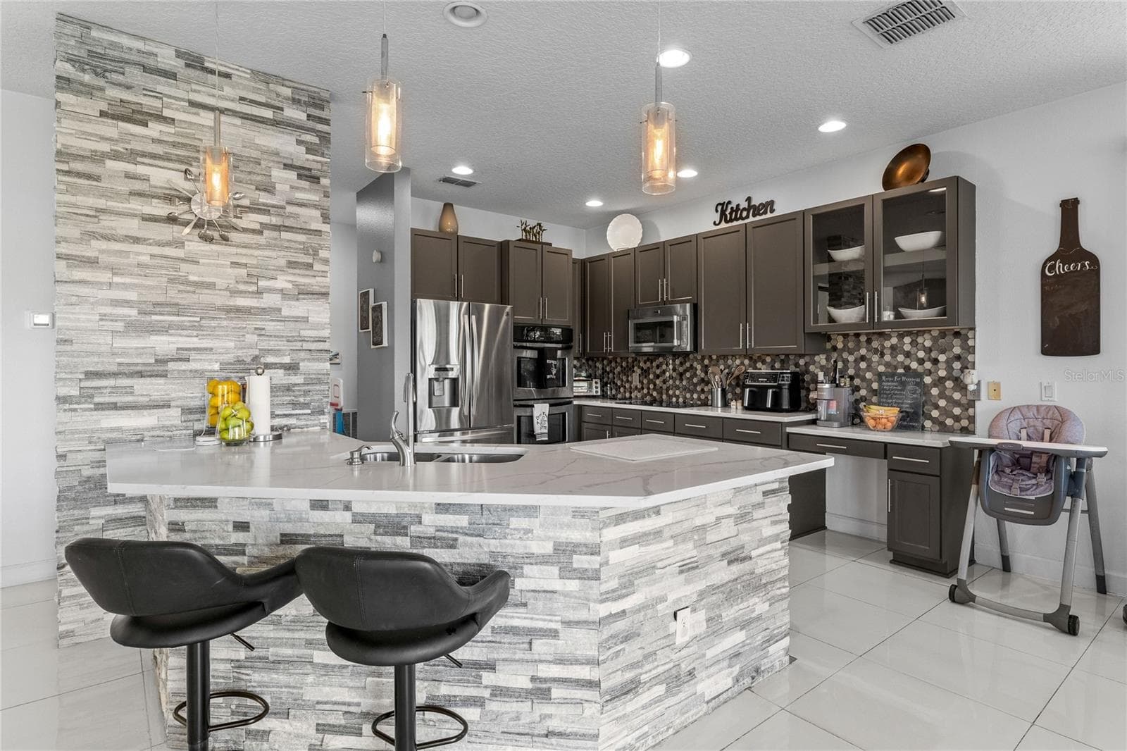 Single Family Residence at 5975 WINCHESTER ISLE RD, ORLANDO, photo 9 of 23