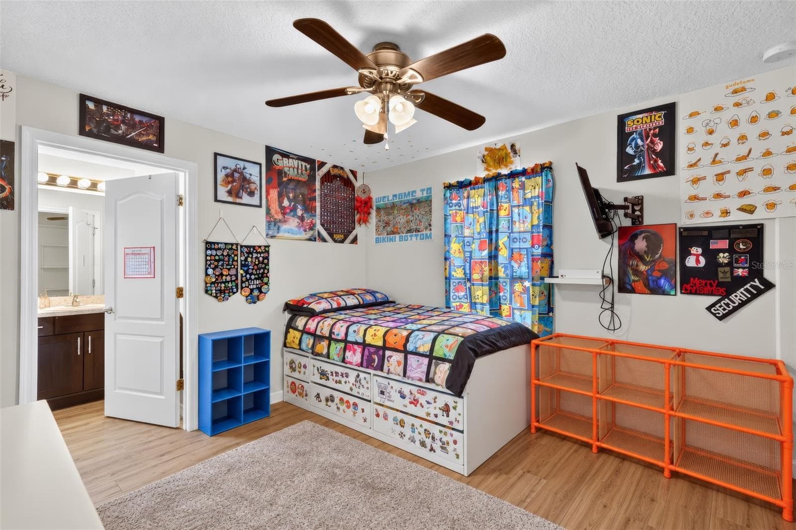 Single Family Residence at 3074 COUNTY ROAD 521, WILDWOOD, photo 10 of 19
