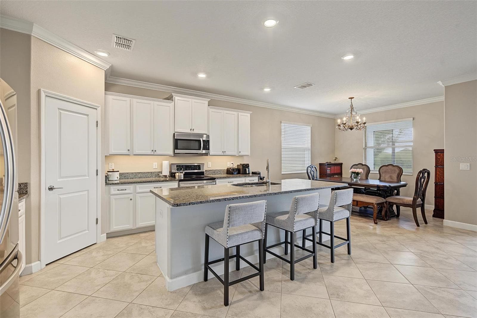 Large kitchen with lots of counter space - 31733 CABANA RYE AVE, SAN ANTONIO