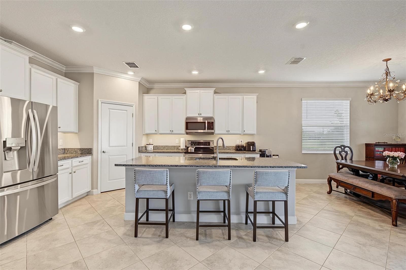 open to dining and Family room - 31733 CABANA RYE AVE, SAN ANTONIO