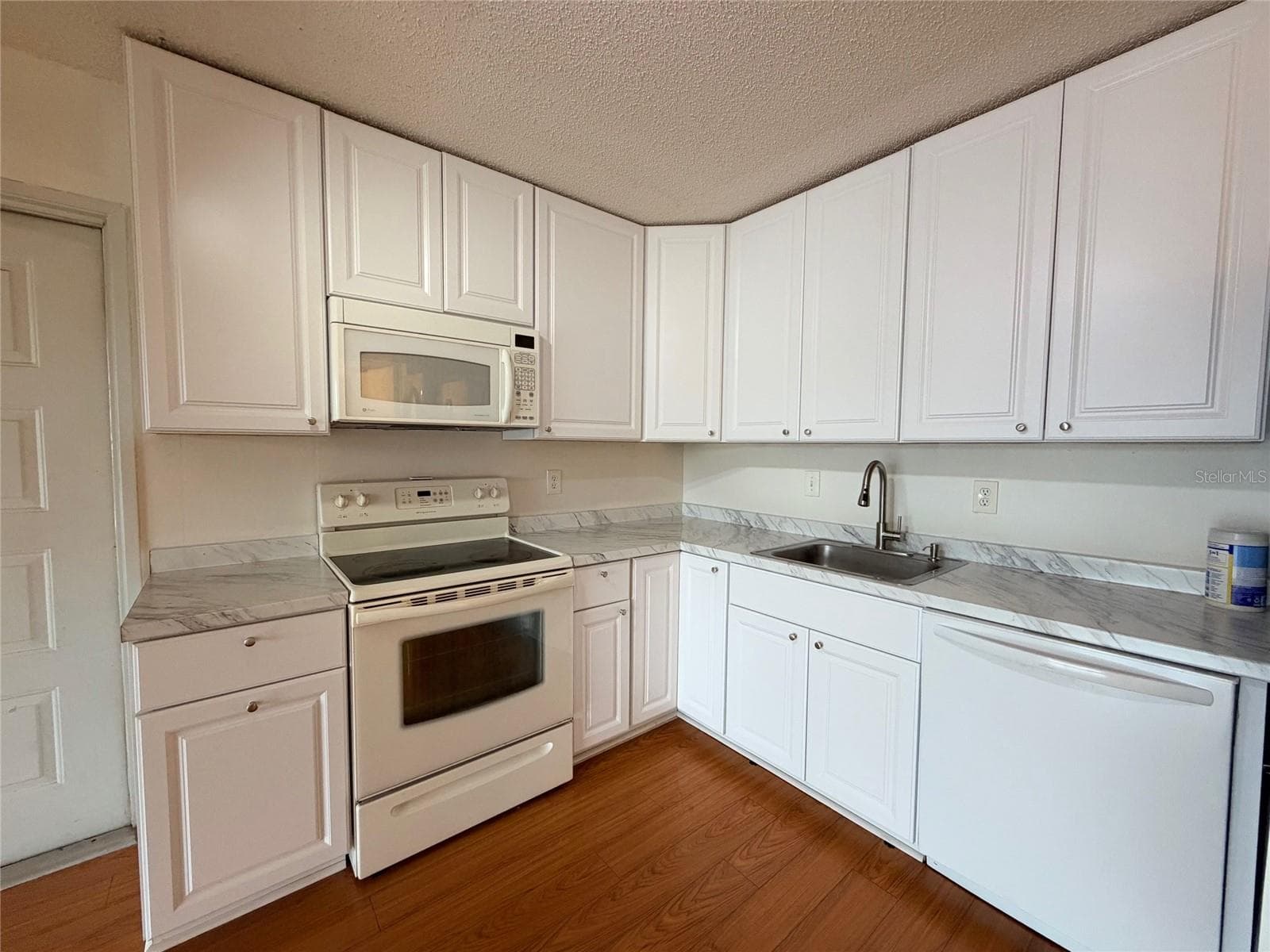 Condominium at 8209 SUN SPRING CIR #73, ORLANDO, photo 4 of 15