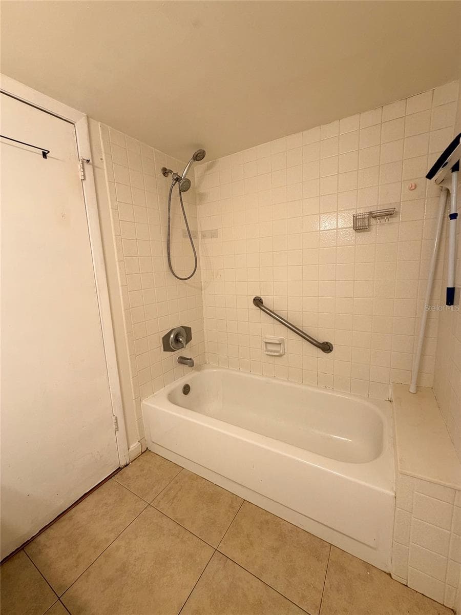 Condominium at 8209 SUN SPRING CIR #73, ORLANDO, photo 9 of 15