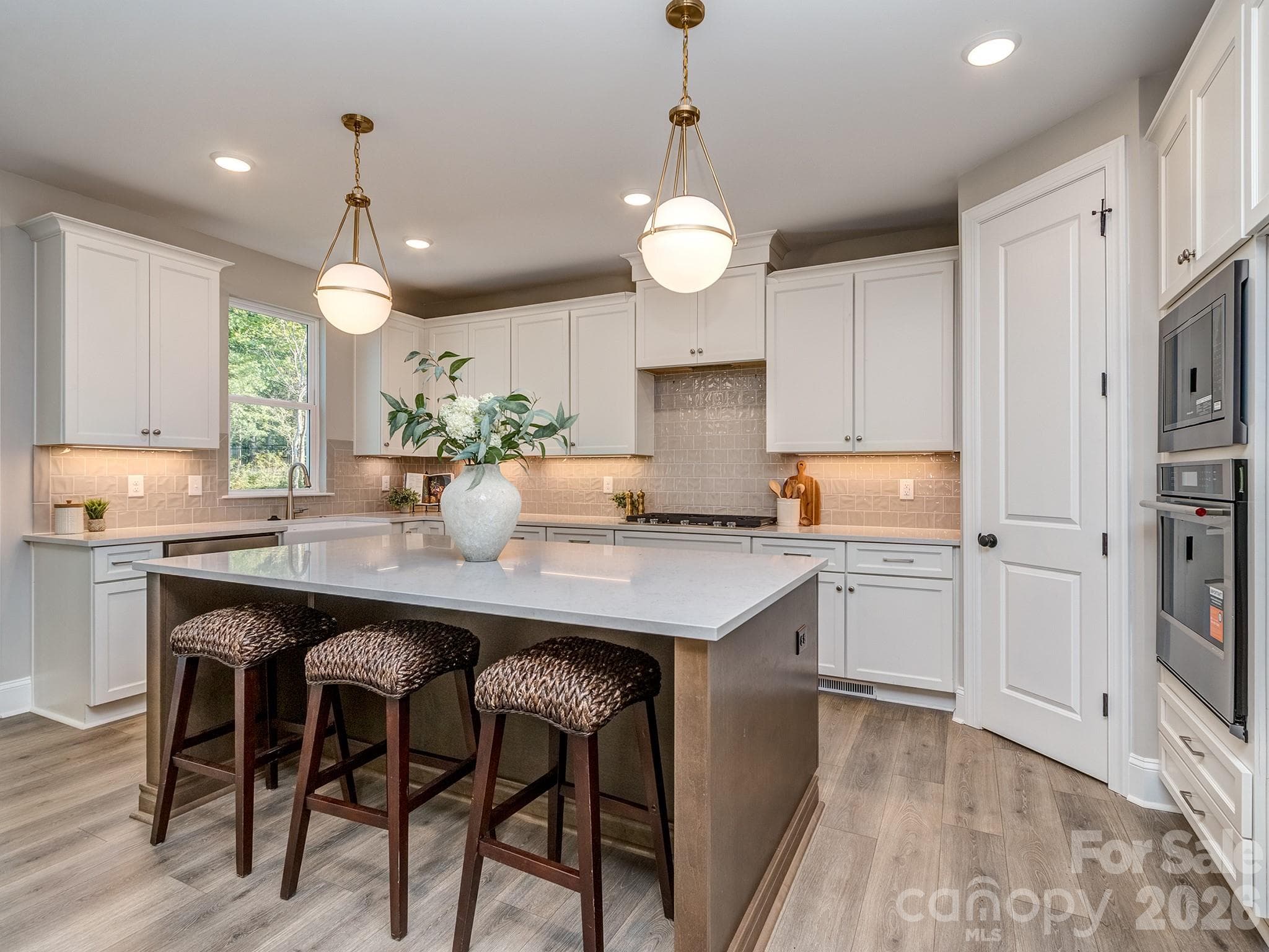 Single Family Residence at 518 Edmunds Lane, Clover, photo 12 of 36