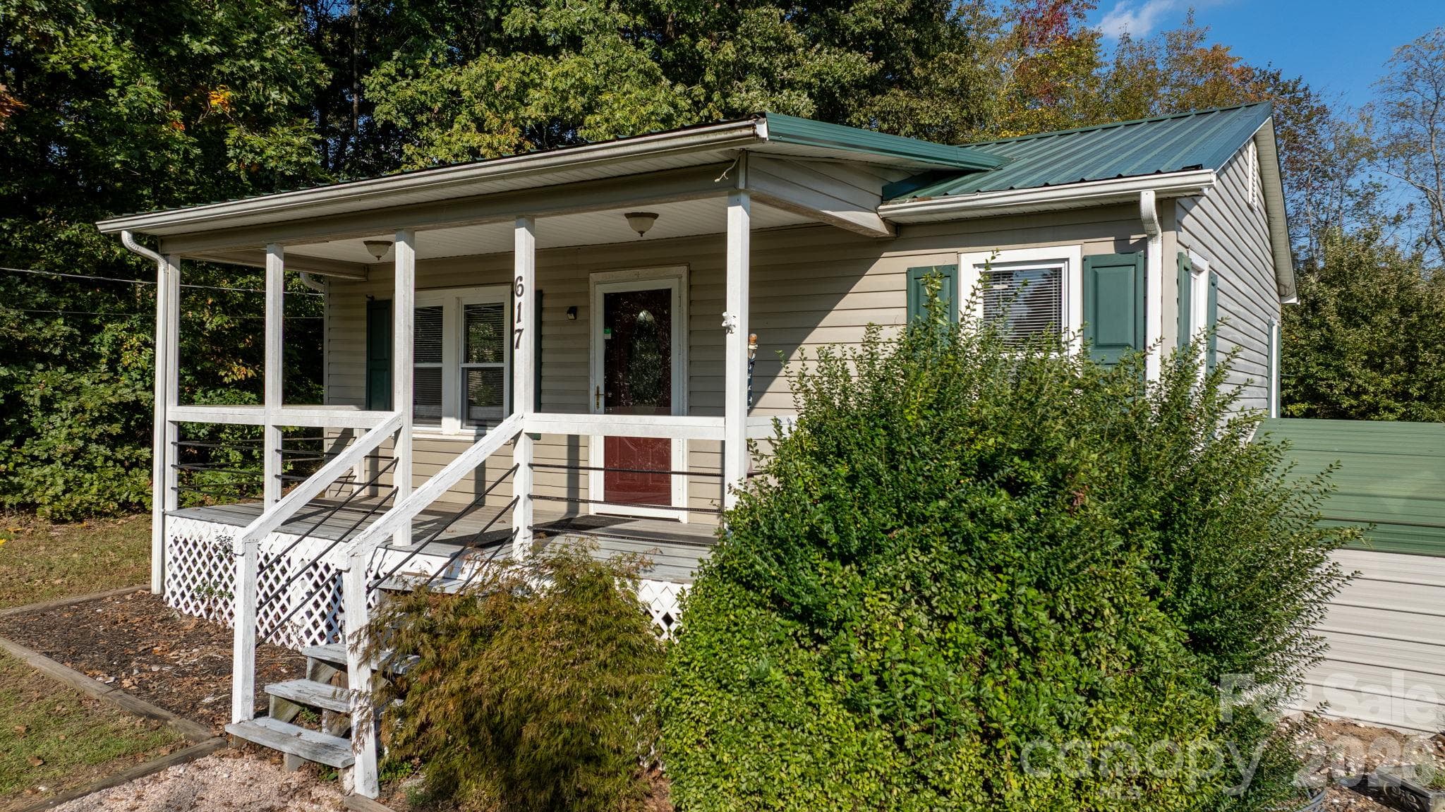 Single Family Residence at 617 Hawthorne Street, Hudson, photo 2 of 30