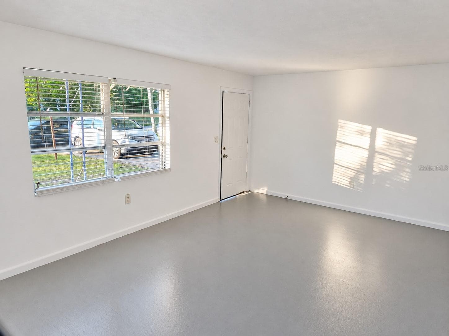FAMILY ROOM - 43 S BARBOUR ST, BEVERLY HILLS