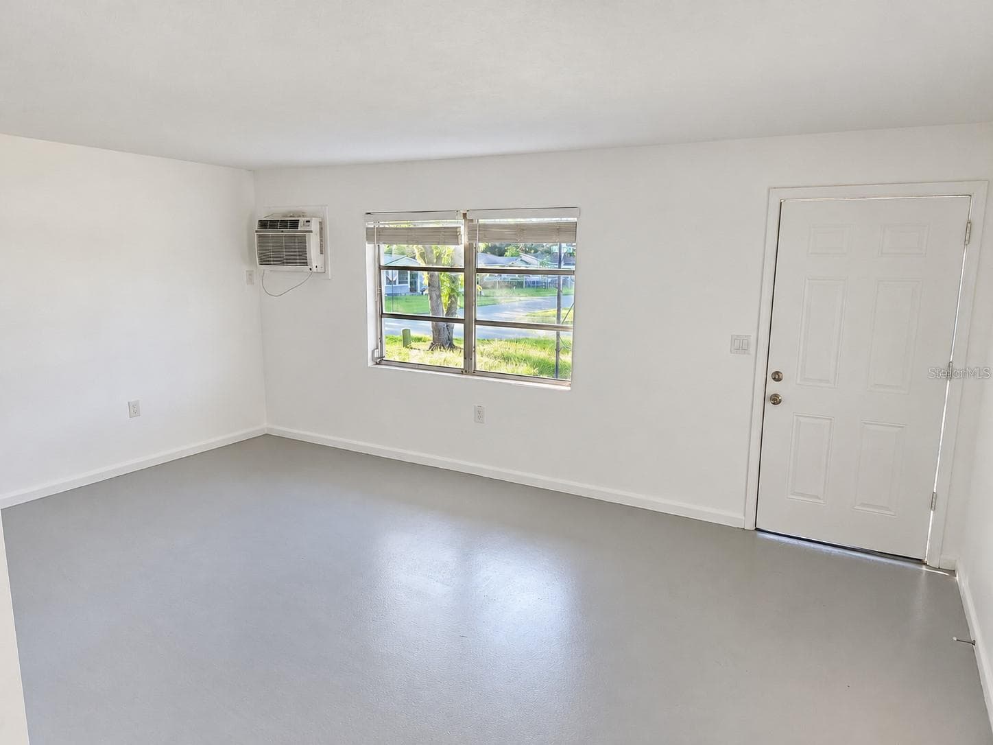FAMILY ROOM - 43 S BARBOUR ST, BEVERLY HILLS